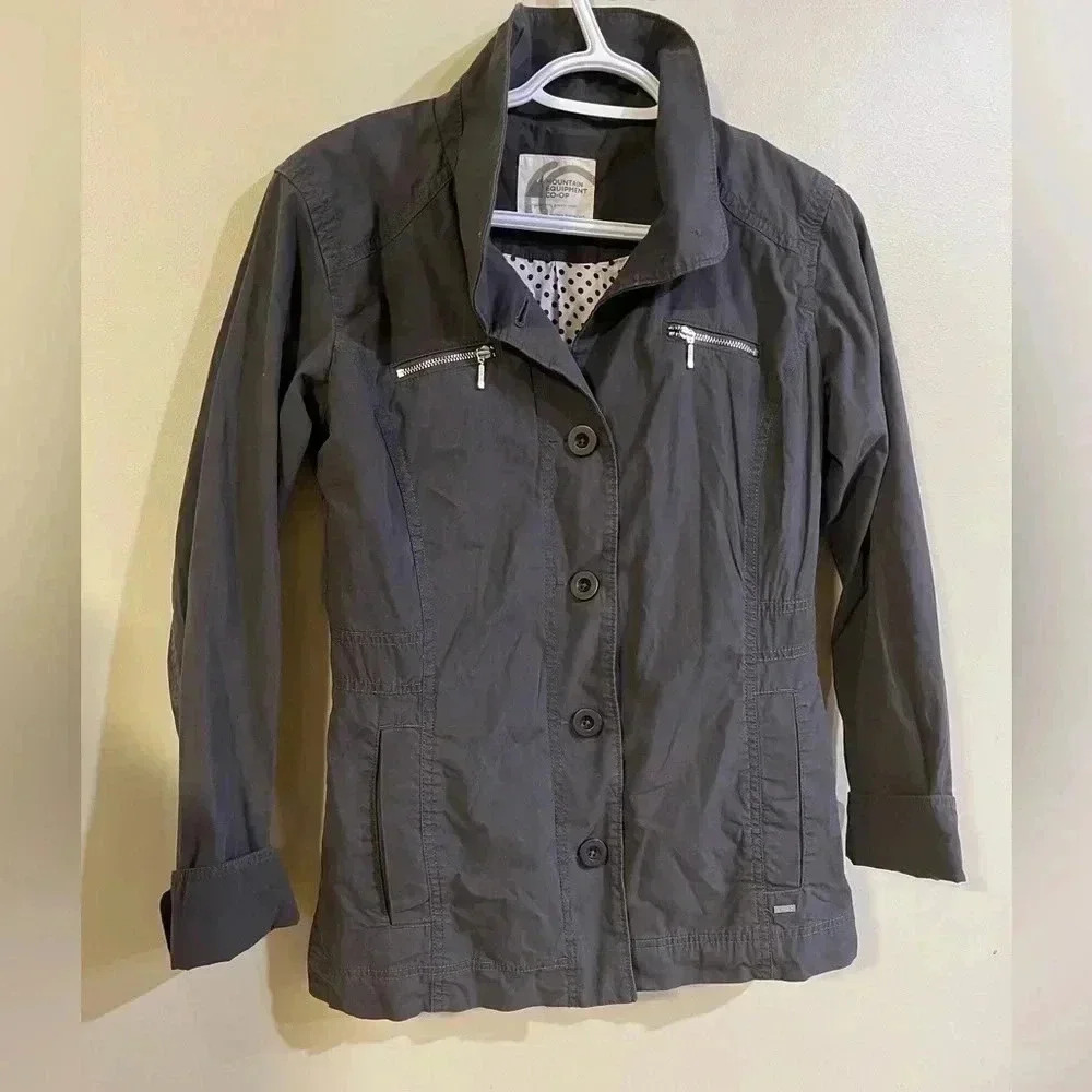 ❤️2/$50❤️[US6] MEC outdoor waterproof Women Button  down Shirket